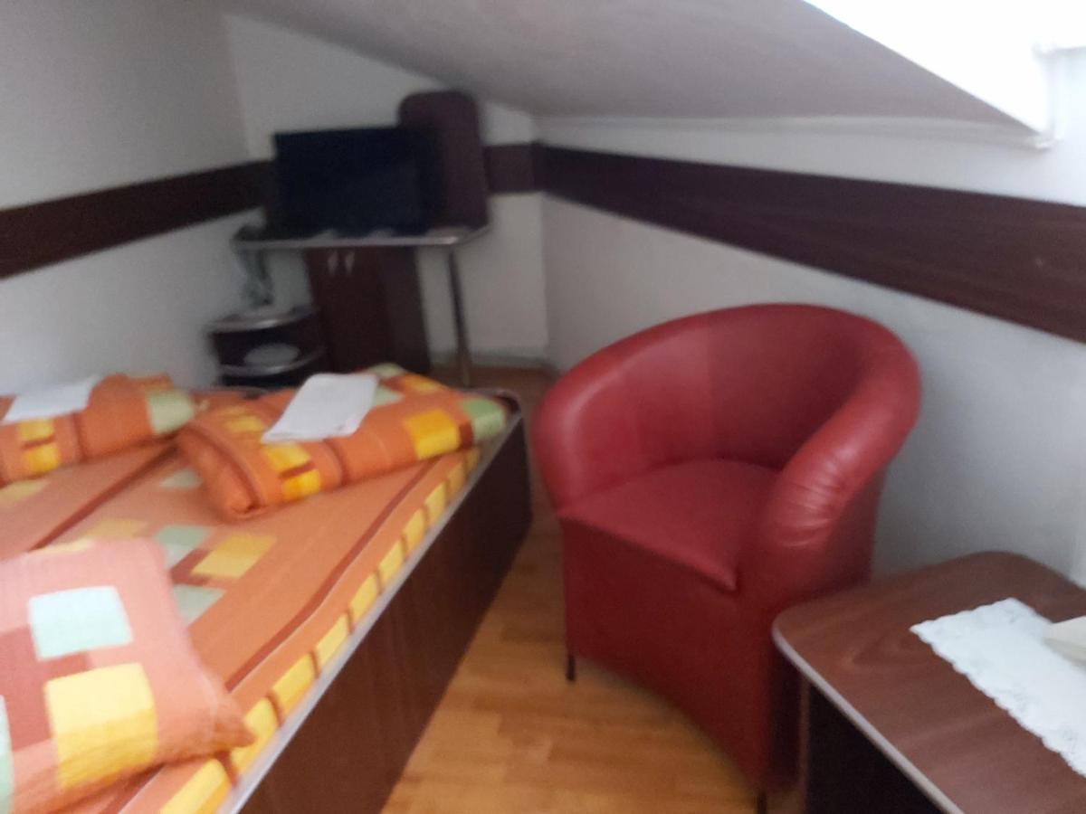 Hotel Turist 雷希察 外观 照片