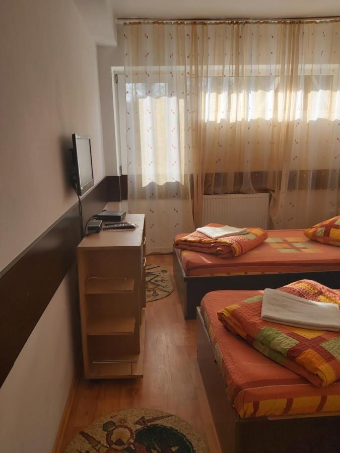 Hotel Turist 雷希察 外观 照片